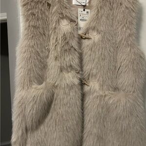 Zara Beige Faux Fur Vest